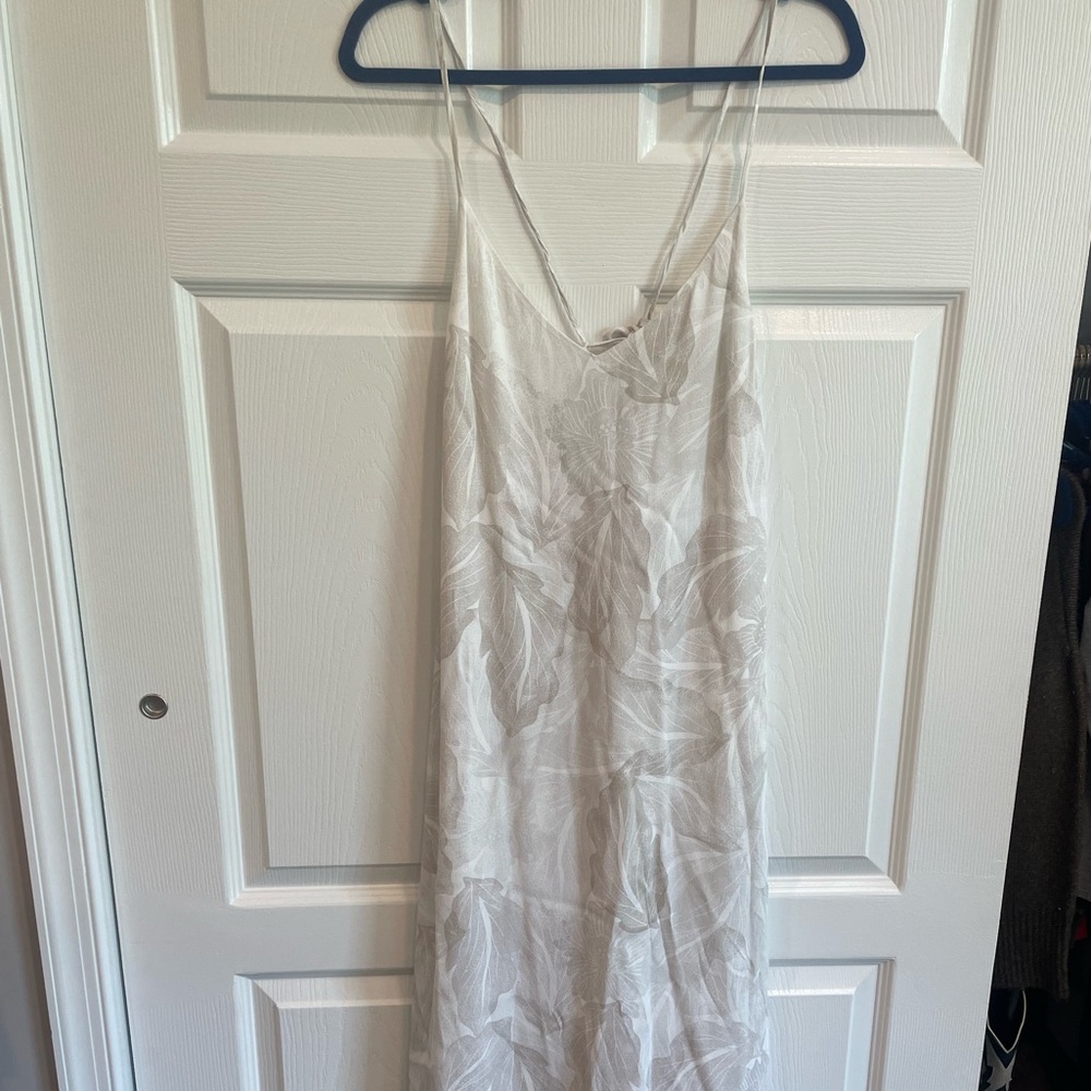 White floral vacation dress Wilfred Aritzia